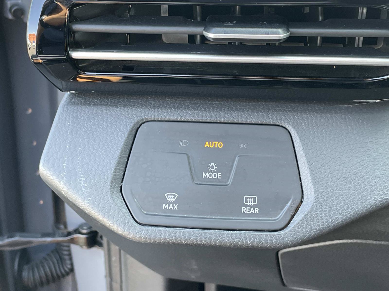 Certified 2023 Volkswagen ID.4 Pro RWD image 19