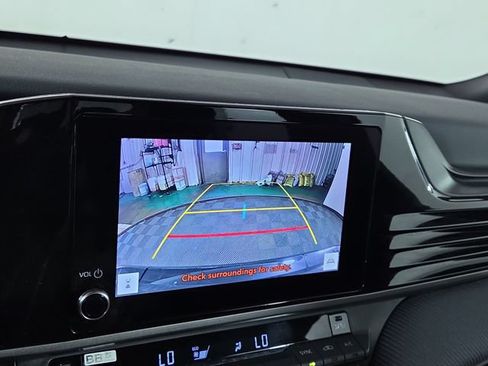 Used 2025 Toyota Camry SE FWD image 18