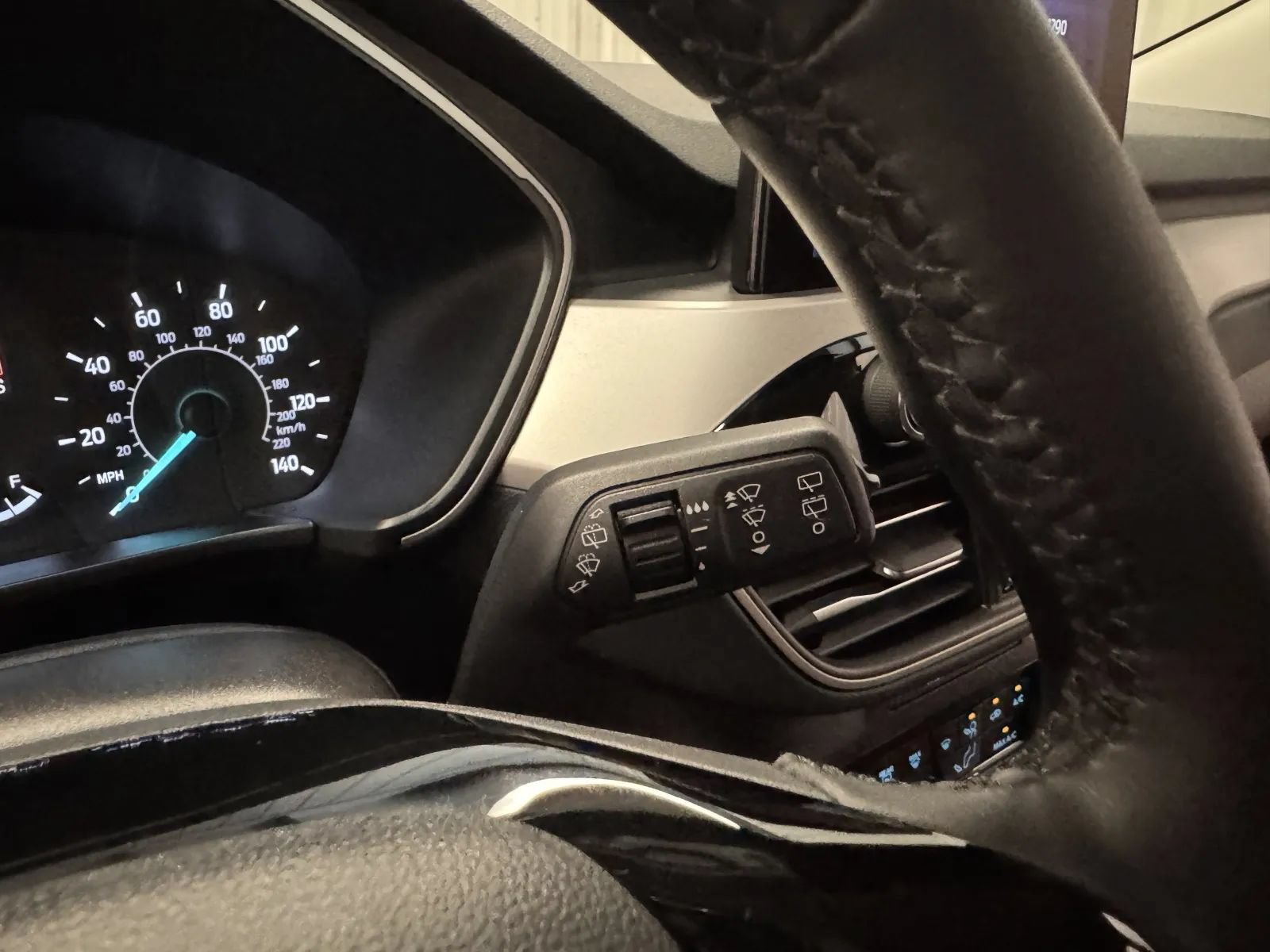 Used 2022 Ford Escape SEL FWD image 22