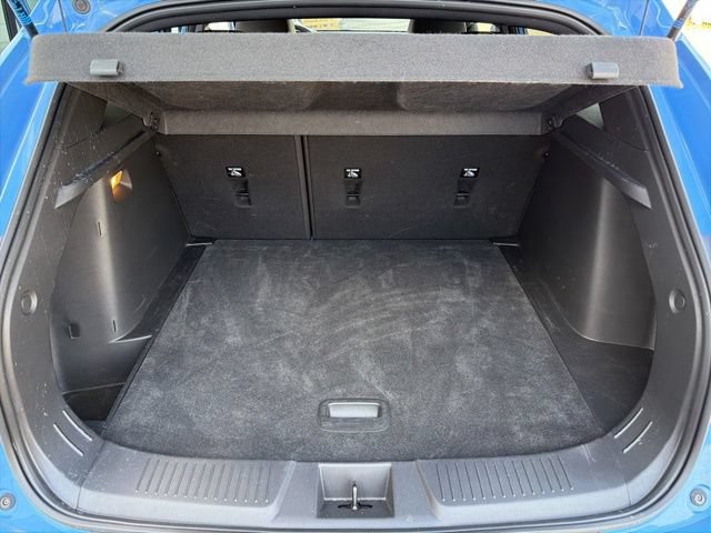 Used 2024 Chevrolet Trax RS w/ Sunroof Package FWD image 16