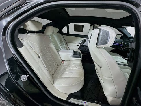 Used 2024 BMW 760i xDrive 760i xDrive image 35