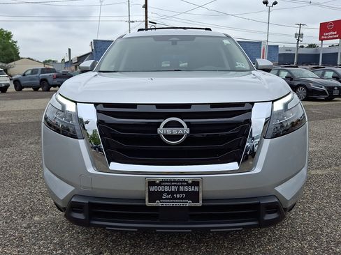 Certified 2025 Nissan Pathfinder SV w/ SV Premium Package AWD/4WD image 2