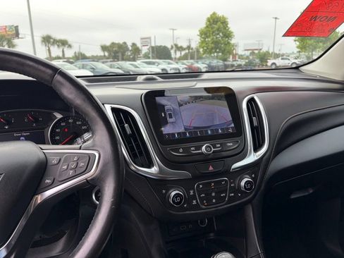 Used 2021 Chevrolet Equinox Premier FWD image 22