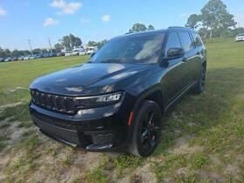 Used 2023 Jeep Grand Cherokee L Laredo AWD/4WD image 1