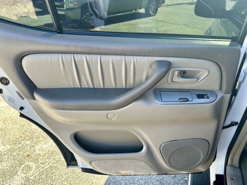 Used 2006 Toyota Sequoia Limited image 31