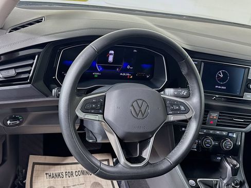 Used 2024 Volkswagen Jetta SE FWD image 10