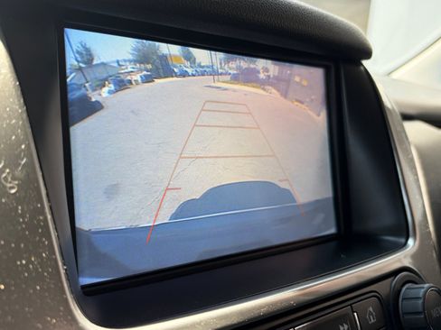 Used 2018 Chevrolet Suburban Premier AWD/4WD image 24