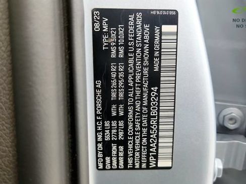 Used 2024 Porsche Macan AWD/4WD image 73