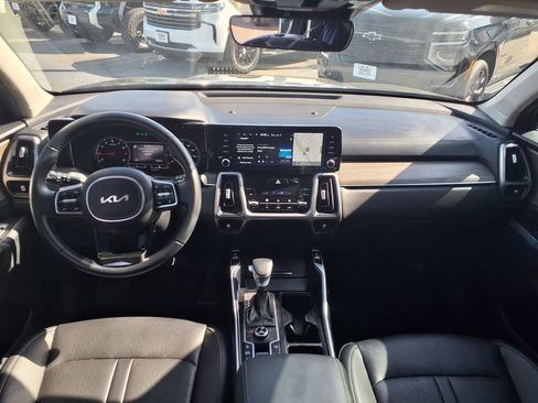 Certified 2023 Kia Sorento X-Line EX AWD/4WD image 3