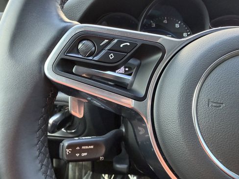 Certified 2021 Porsche Macan image 35