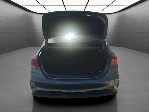 Used 2022 Kia Forte LXS w/ LXS Technology Package FWD image 9