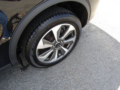 Used 2025 Ford Escape Platinum AWD/4WD image 18