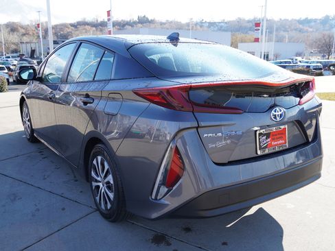 Certified 2022 Toyota Prius Prime LE image 6