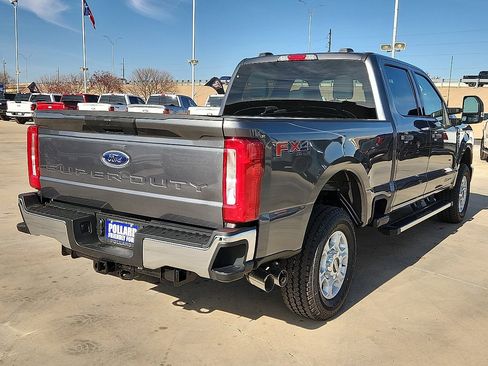 New 2026 Ford F250 XLT w/ FX4 Off-Road Package image 3