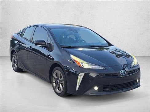 Used 2022 Toyota Prius Limited FWD image 3