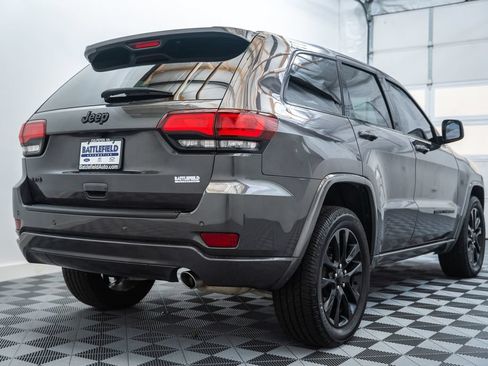 Used 2021 Jeep Grand Cherokee Laredo X AWD/4WD image 5