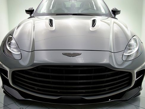 Used 2023 Aston Martin DBX 707 AWD/4WD image 16