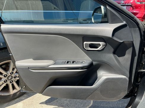 Used 2025 Kia K4 LXS image 18