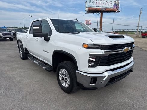 Used 2025 Chevrolet Silverado 2500 LT w/ Convenience Package AWD/4WD image 6