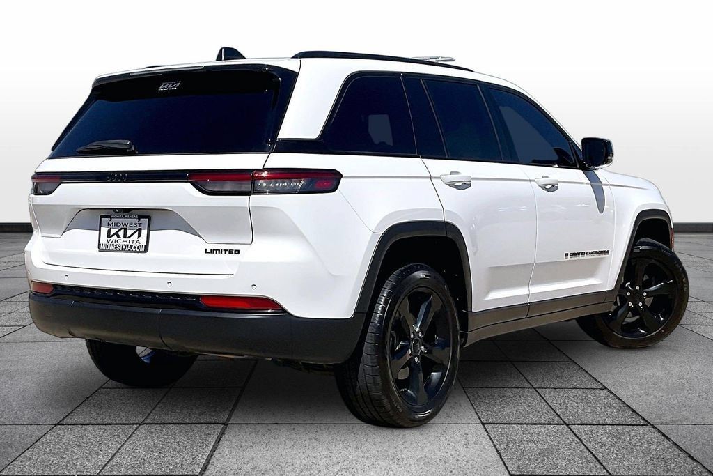 Used 2023 Jeep Grand Cherokee Limited w/ Black Appearance Package RWD image 13
