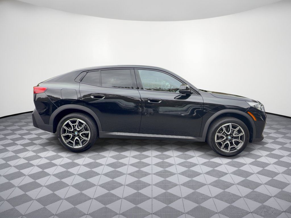 Used 2026 BMW X2 xDrive28i w/ Technology Package AWD/4WD image 8