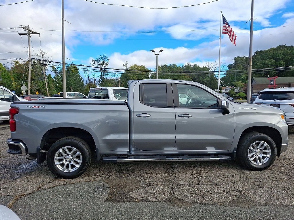 Used 2023 Chevrolet Silverado 1500 LT AWD/4WD image 8