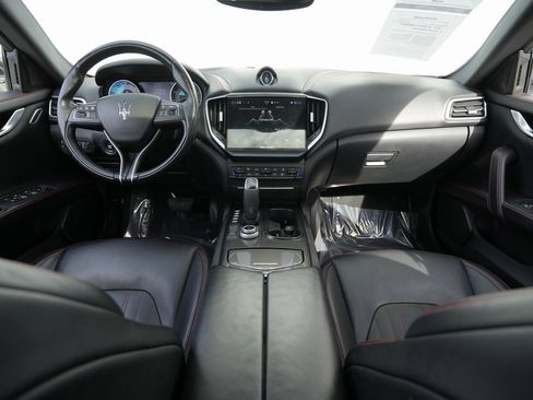 Used 2021 Maserati Ghibli S image 40