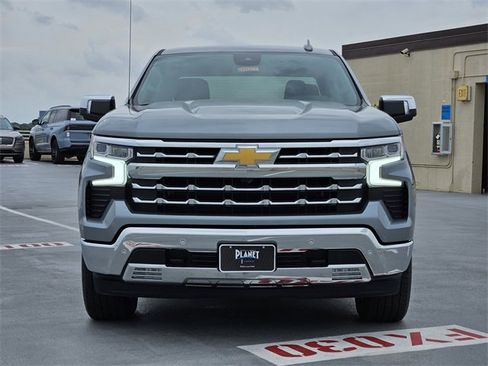 Used 2025 Chevrolet Silverado 1500 LTZ image 2