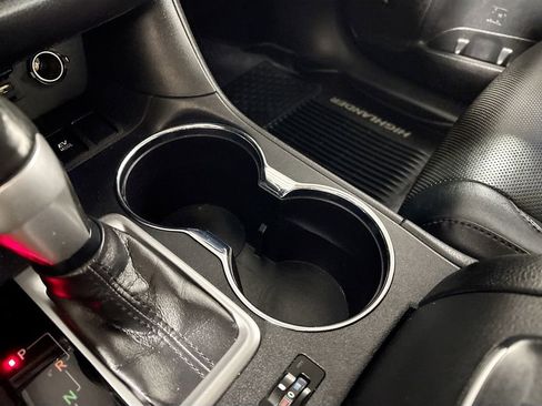 Used 2019 Toyota Highlander Limited image 15