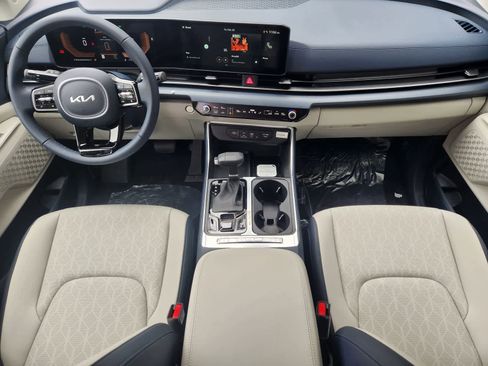 New 2026 Kia Carnival EX image 21