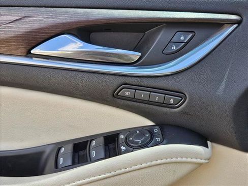 Used 2023 Buick Enclave Avenir w/ Avenir Technology Package FWD image 27