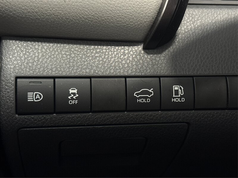 Used 2020 Toyota Camry LE w/ Sunroof Package FWD image 23