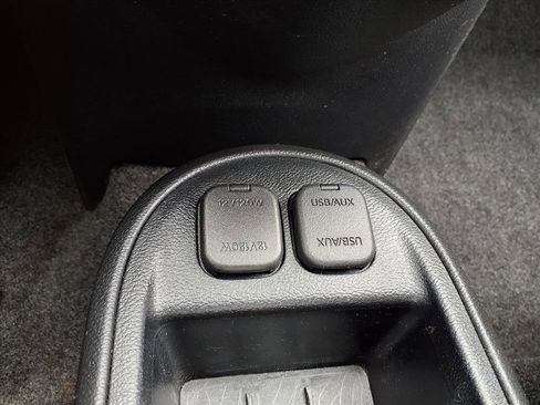 Used 2013 MAZDA MAZDA2 Sport image 8