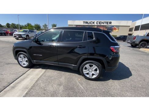 Used 2022 Jeep Compass Latitude FWD image 5