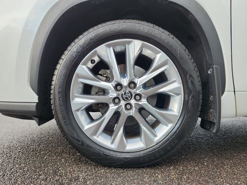 Used 2022 Toyota Highlander Limited AWD/4WD image 24