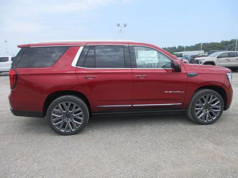 New 2026 GMC Yukon Denali Ultimate AWD/4WD image 3