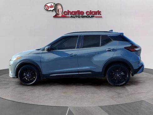 Used 2024 Nissan Kicks SR FWD image 2