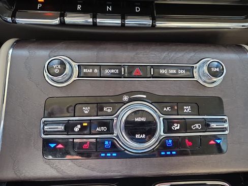 Used 2023 Lincoln Aviator Reserve w/ Equipment Group 201A AWD/4WD image 24