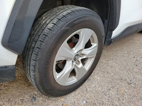 Used 2021 Toyota RAV4 XLE FWD image 7