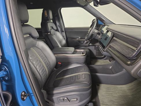 Used 2022 Rivian R1S Launch Edition image 24