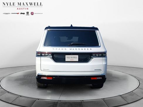 Used 2023 Jeep Grand Wagoneer L Series II AWD/4WD image 15