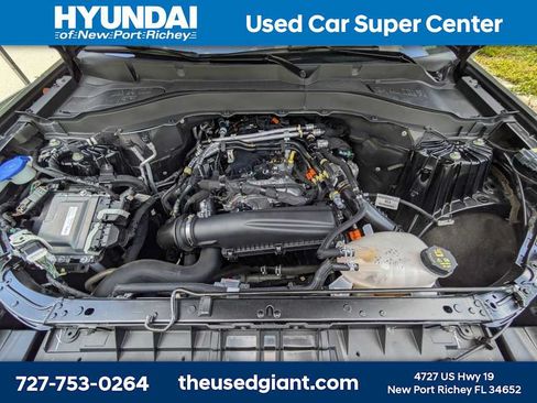 Used 2025 Ford Explorer Active RWD image 15