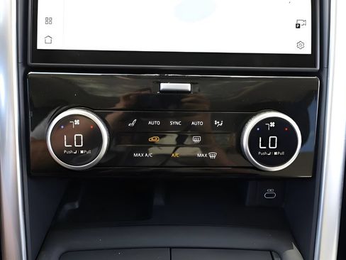 New 2025 Land Rover Discovery S AWD/4WD image 23
