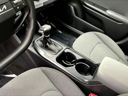 Certified 2025 Kia K4 FWD image 15