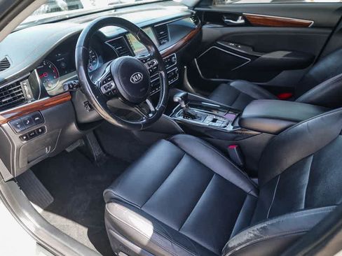 Used 2017 Kia Cadenza Technology FWD image 16