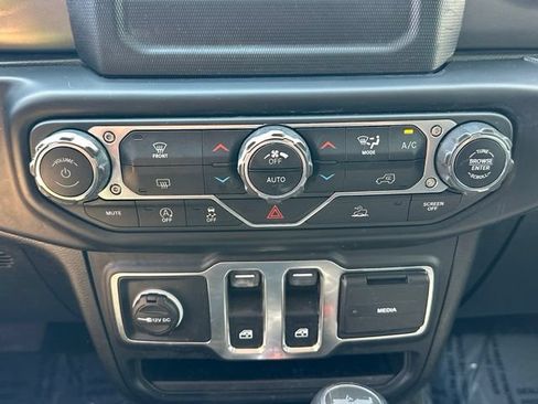 Used 2021 Jeep Wrangler Sport AWD/4WD image 39