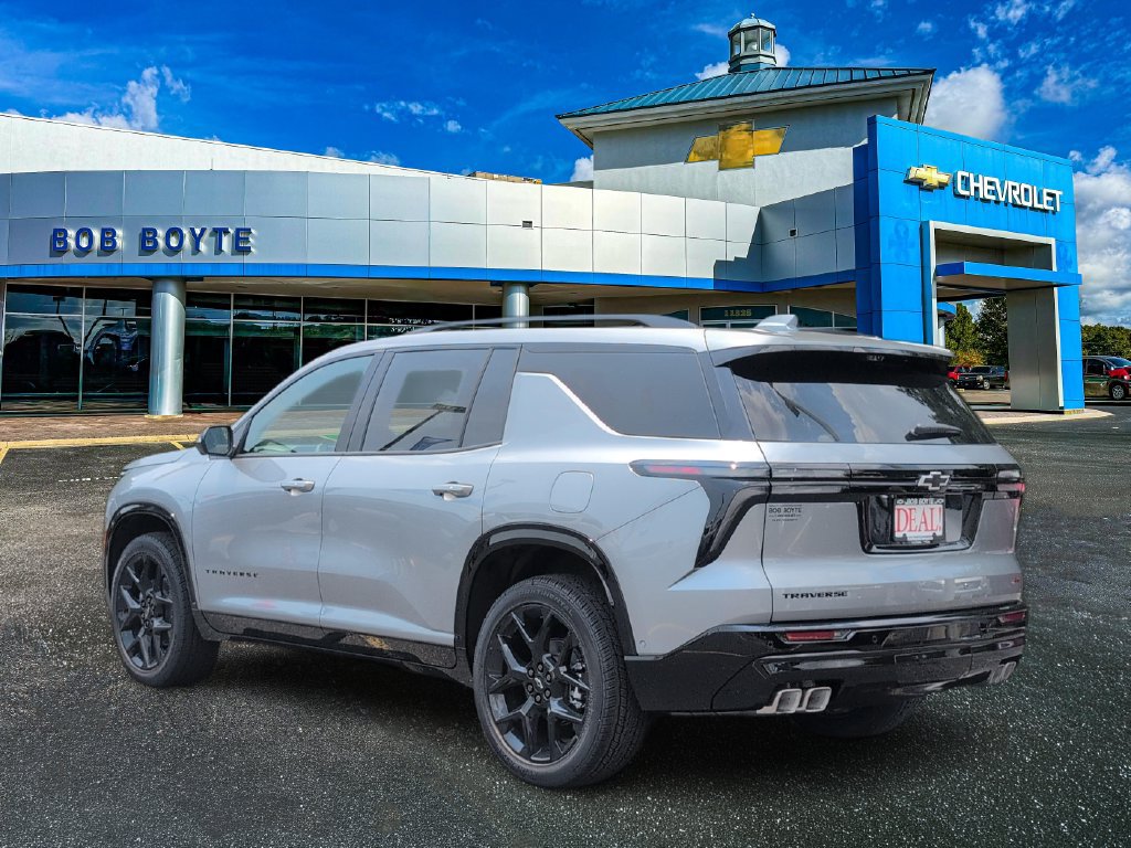 New 2026 Chevrolet Traverse RS w/ LPO, Floor Liner Package FWD image 3