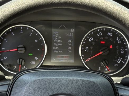 Used 2021 Toyota RAV4 XLE FWD image 16