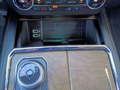 Used 2019 Ford Expedition Platinum image 39