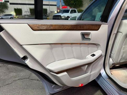 Used 2013 Mercedes-Benz E 350 4MATIC Sedan image 20